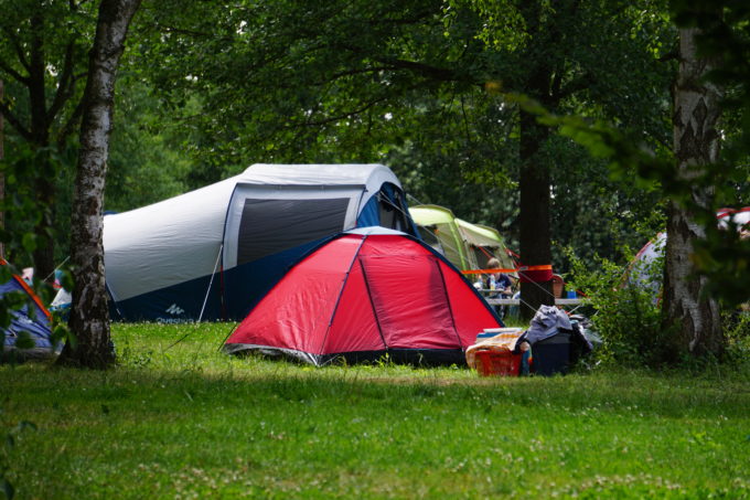 Kuppeltzelt am Campingplatz